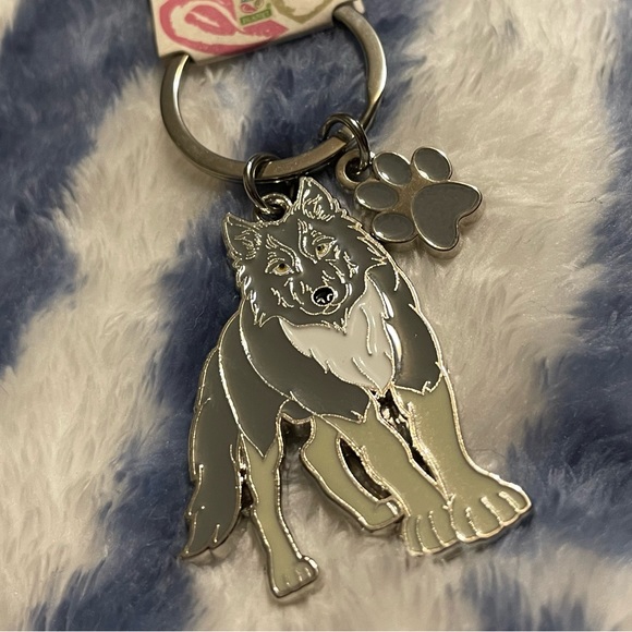 NWT double charm Enamel Wolf & Pawprint Keyring 🐺 - Picture 3 of 7